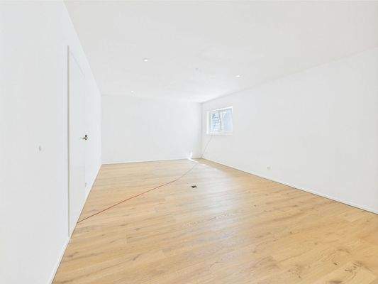 KG Hobbyraum mit Tageslicht