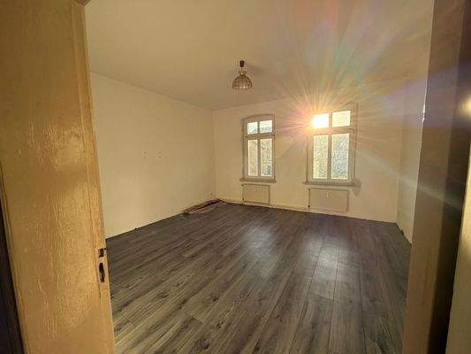 Wohn- und Schlafzimmer