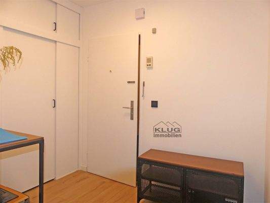 Eingangsdiele mit Garderobe