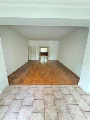 Blick vom Wintergarten in den Wohnraum