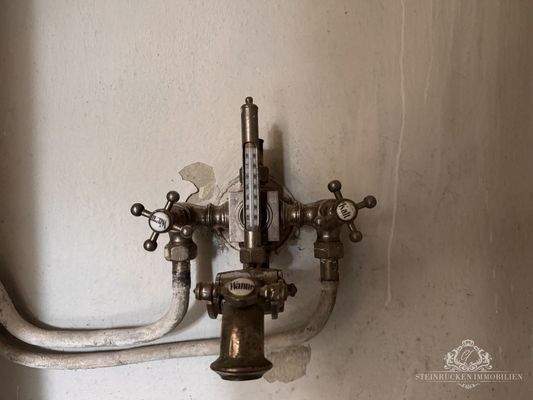 wunderschöne Badewannenamatur