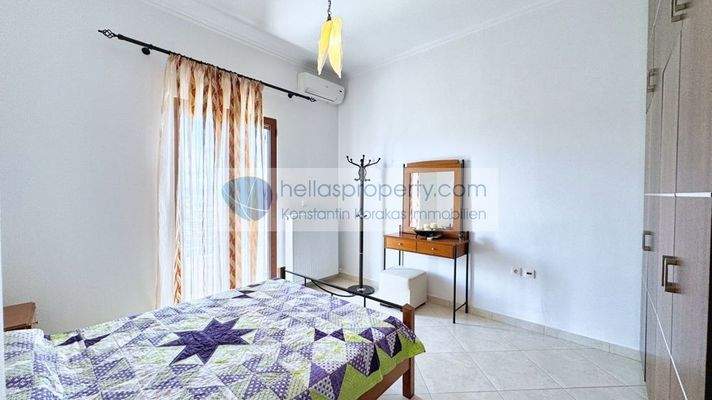 087b301a159141b49613bbc2ac6b9b00-original