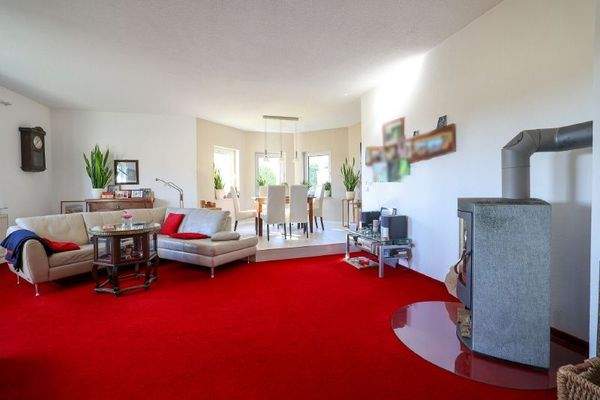 Wohnzimmer mit kamin