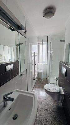 Gäste WC/Dusche in EG