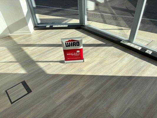 Bodentank und Steckdosen