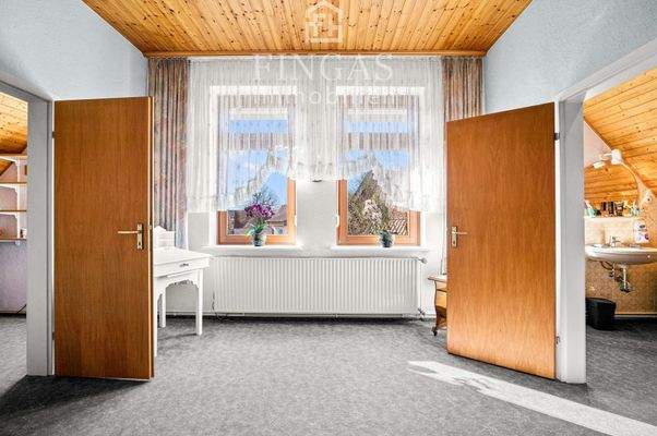 Durchgangszimmer OG