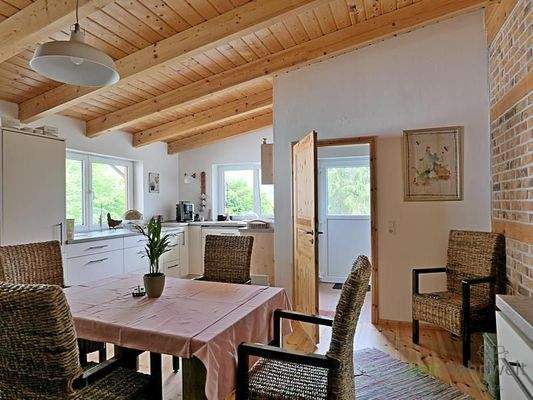 Küchenblick zum Hauseingang