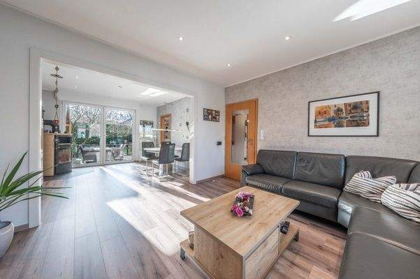 mit Zugang zum Wintergarten