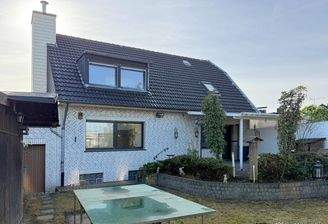 Ansicht Haus und Garten