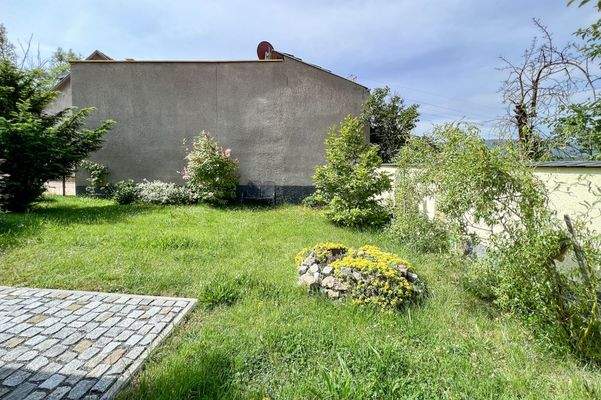 Garten zum Nachbarhaus