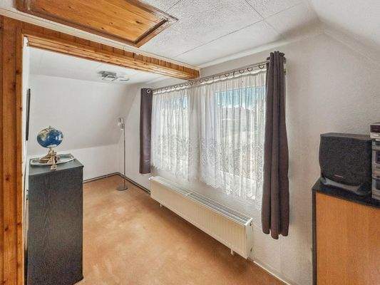 Zimmer 4 Dachgeschoss Arbeiten