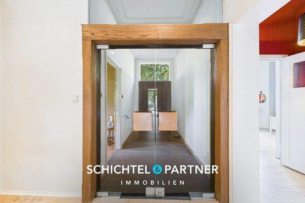 S&P | Eingangsbereich