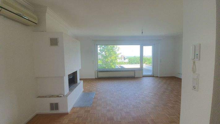 Kamin mit Wohnzimmer