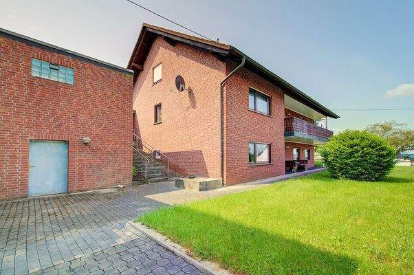 Rückansicht und Garten