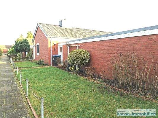 Nicht einsehbarer Garten hinter der Mauer