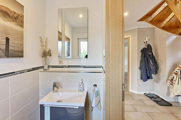 Aus dem Gäste WC im Erdgeschoss gesehen