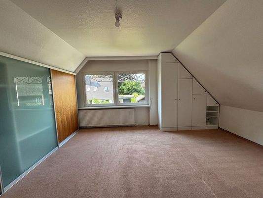 Zimmer 5 mit Einbauten