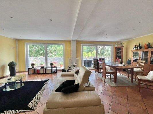 OG: Wohn-/Essbereich