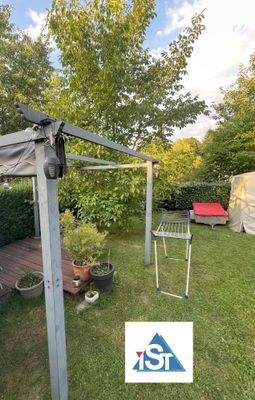 Zusätzliche kleine Gartenterrasse 2.jpg