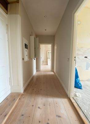 Flur - (KI generiert)