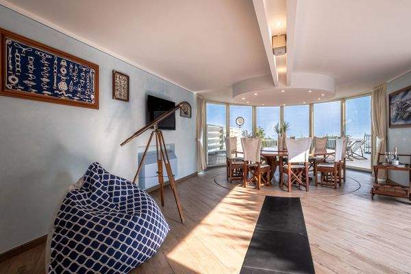 05-Yacht House-Desenzano-8.jpg