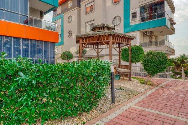 Elegant Seaside Flat in a Complex with Pool in Alanya Kestel