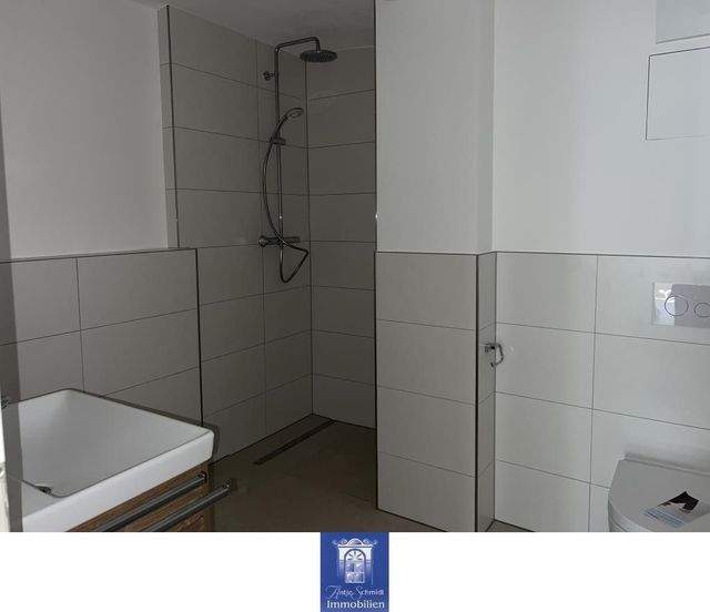 Liebevoll und modern sanierte Wohnung im Erstbezug! Erker, Fußbodenheizung, Parkett! - Foto 3