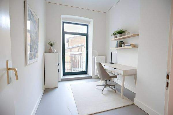 Büro digital möbliert