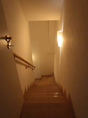 Wohnungstreppe vom Erdgeschoss in das Kellergeschoss