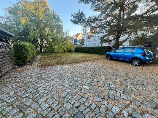 Parkplätze Hinterhof