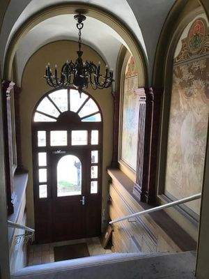 Haupteingang Treppenhaus