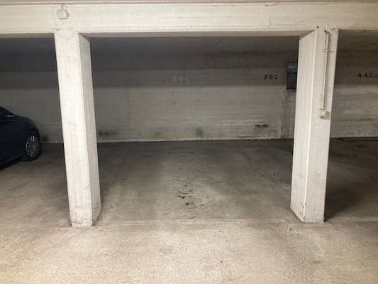 Tiefgaragenstellplatz