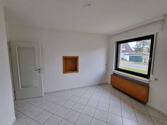 Küche mit Durchreiche