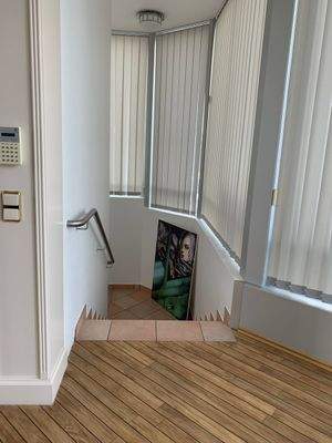 weitere Zugang zum Empfangsbereich