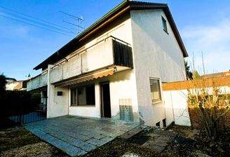 Rückseite mit Balkon