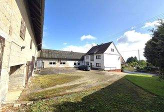 Wohnhaus mit Scheune
