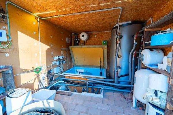 Energieversorgung im roten Anbau