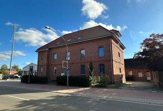 Mehrfamilienhaus außen