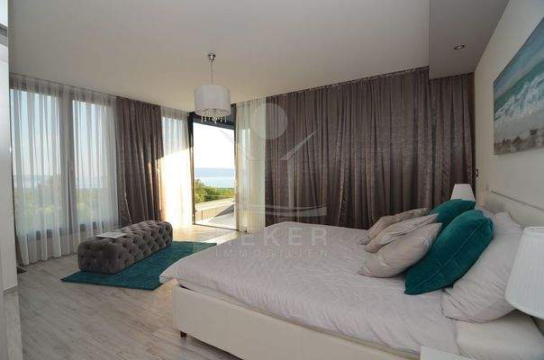 Pure Harmonie im Obergeschoss mit Meerblick