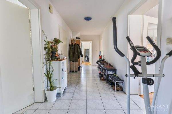 Lichtdurchfluteter Eingangsbereich