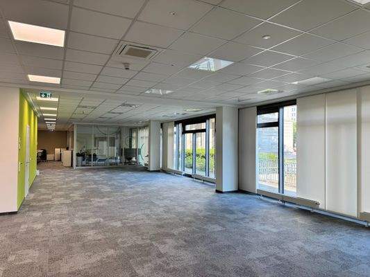 Gewerbefläche mittig (2)