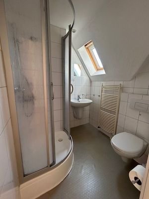 24 Badezimmer 1. OG.jpg