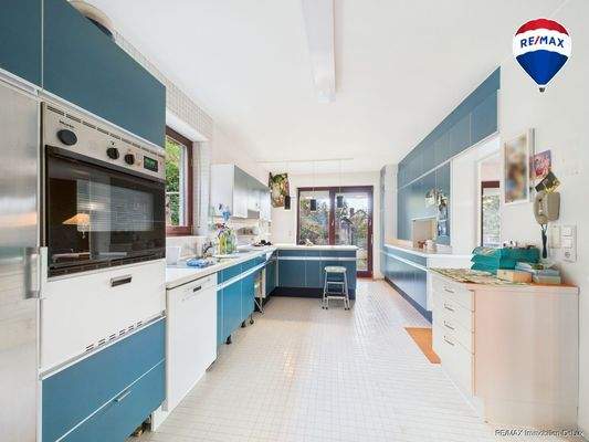 RE/MAX Immobilien DeLux Wohn-Geschäftshaus Merzig Küche