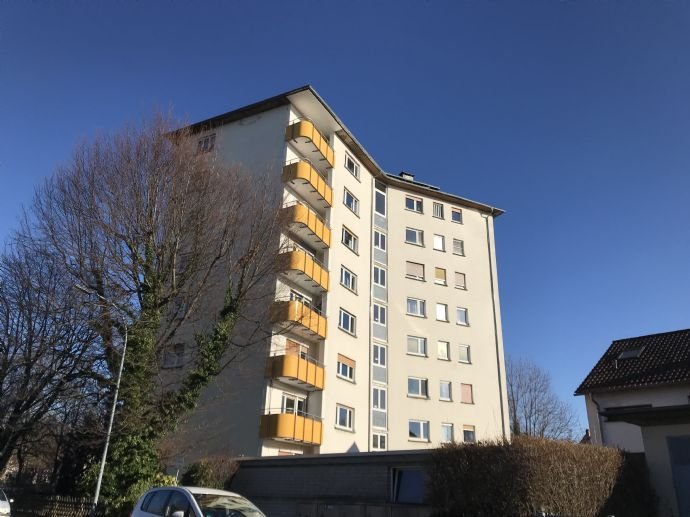 WG geeignete 4-ZKB mit Balkon, zwei Eingängen und Aufzug im 4.Stock in Heidelberg-Wieblingen