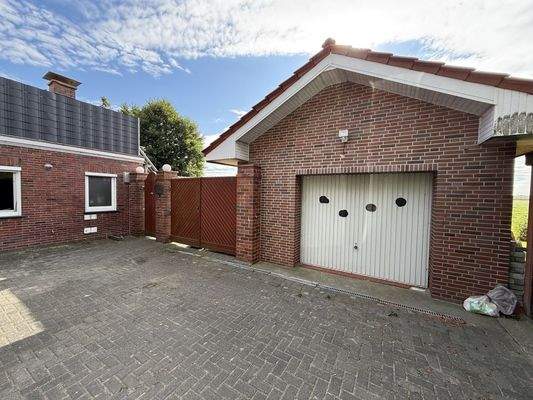 Garage und Hof