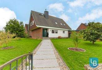 Weg zum Haupteingang
