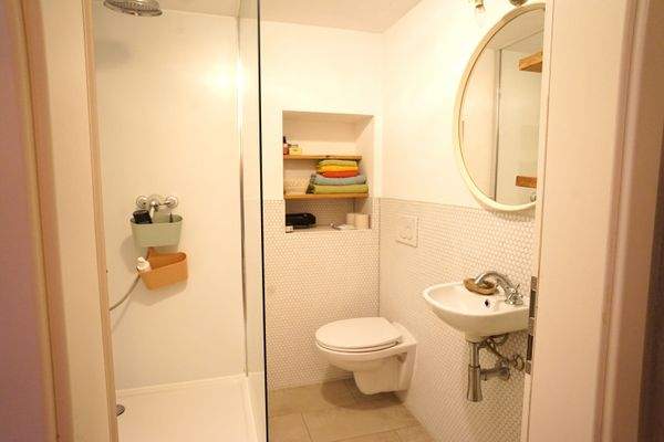 Dusche-WC in den Gewerberäumen