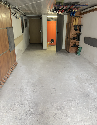 Garage mit Technikraum