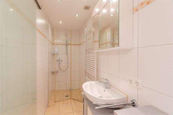 BAD EINLIEGERWOHNUNG!