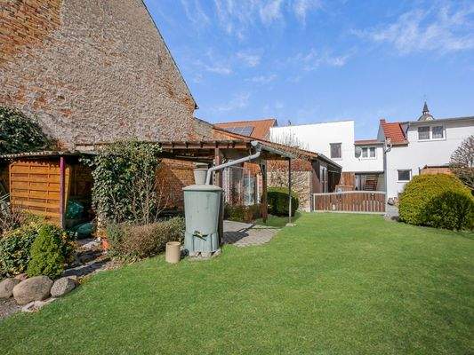 Hinterer Gartenbereich b